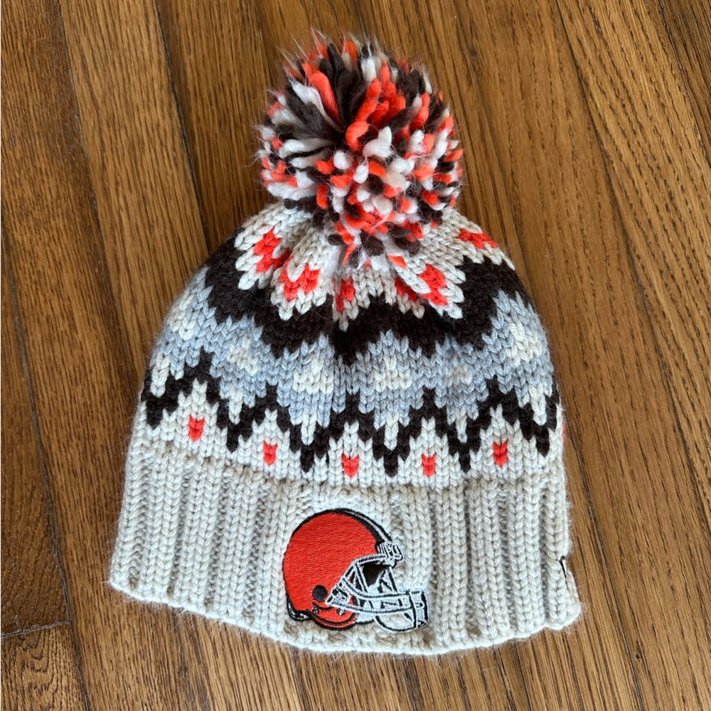 Cleveland Browns Official NFL New Era Women’s Pom-Pom Beanie